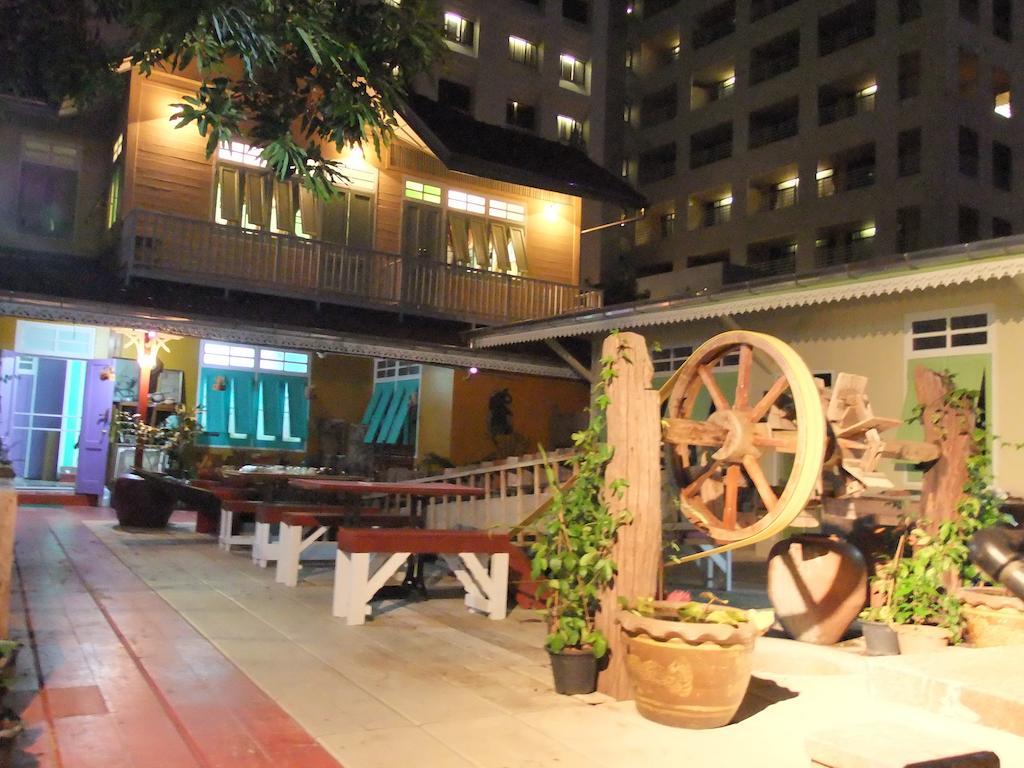 Panida Suite Hotel Бангкок Экстерьер фото